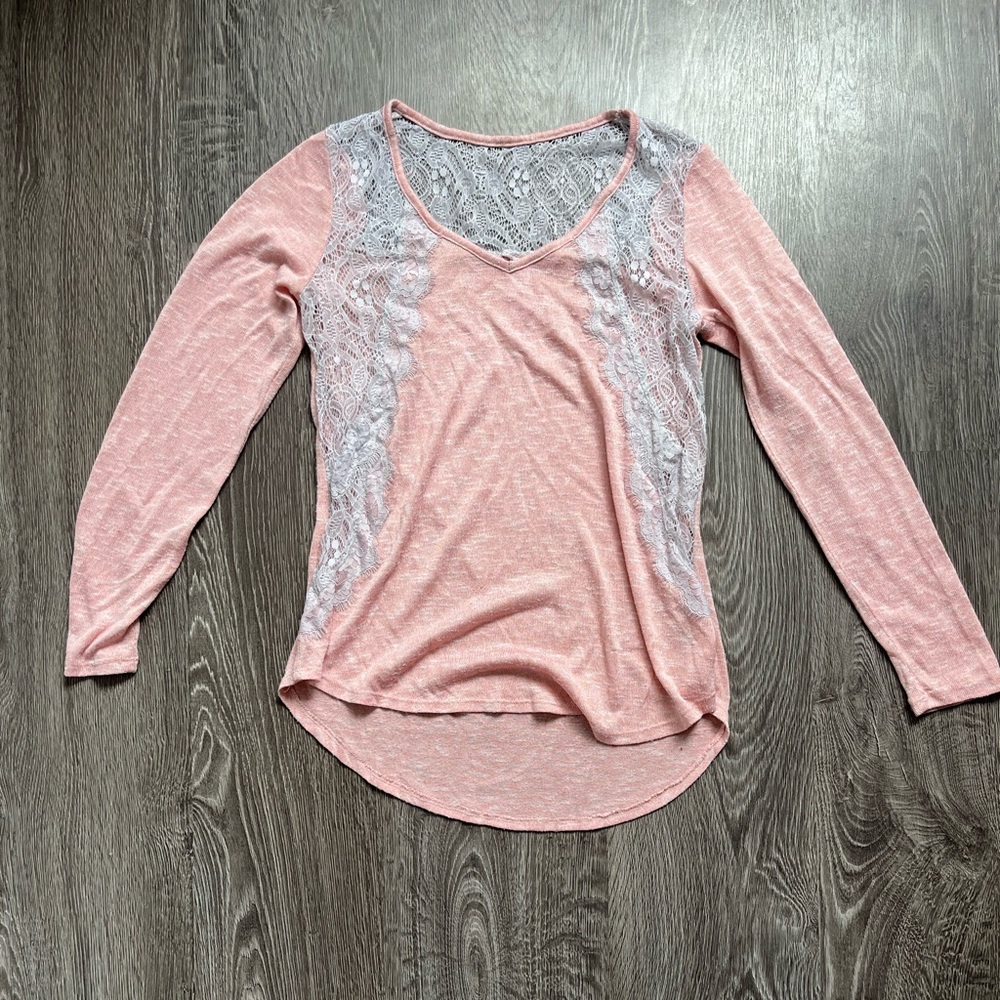 Womens No Boundaries long sleeve lace top. Size large (11-13)